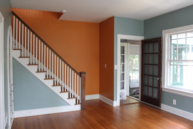 Living Room - Stairs to the bedrooms - 25 S Monroe St