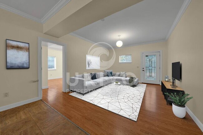 Building Photo - 615 55th St