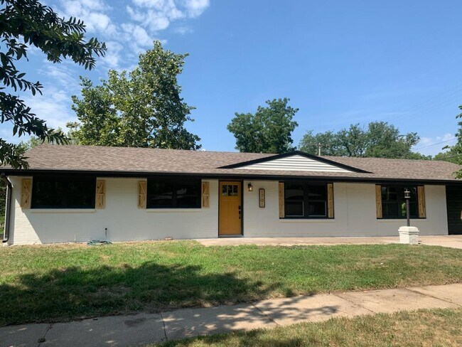 Building Photo - 1701 Cassell Rd