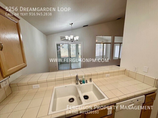 Foto del edificio - 5256 Dreamgarden Loop
