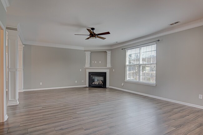 Building Photo - 6740 Maize Dr