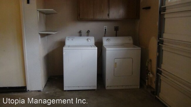 Building Photo - 3 br, 2.5 bath House - 564 South Sunshine ...