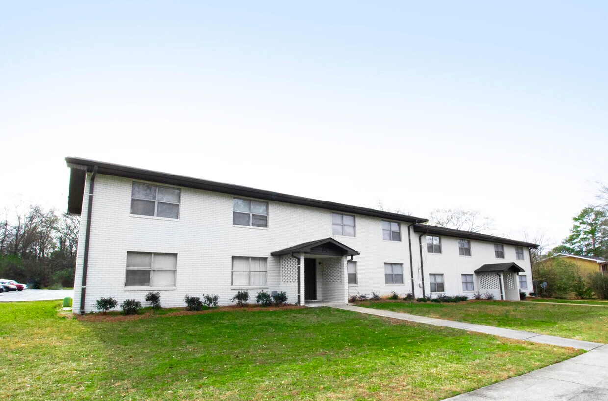 Commodore Apartments Apartments in Mcdonough, GA