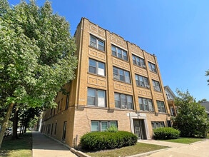 Building Photo - 3853 W Schubert Ave