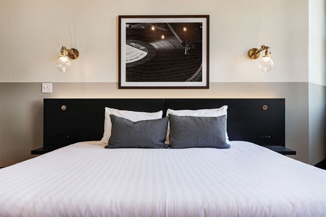 Building Photo - 1148 S Peters St