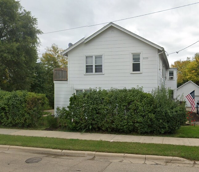 Foto del edificio - 2235 Center Ave