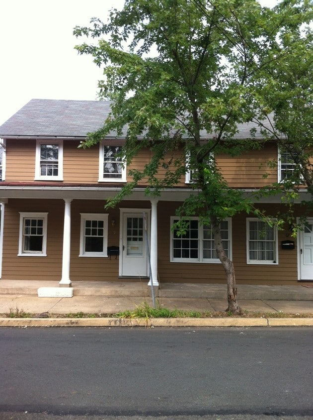 67 Mary St, Doylestown, PA 18901 Apartments in Doylestown, PA