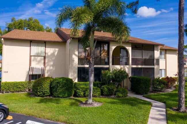 Foto del edificio - 332 Knotty Pine Cir