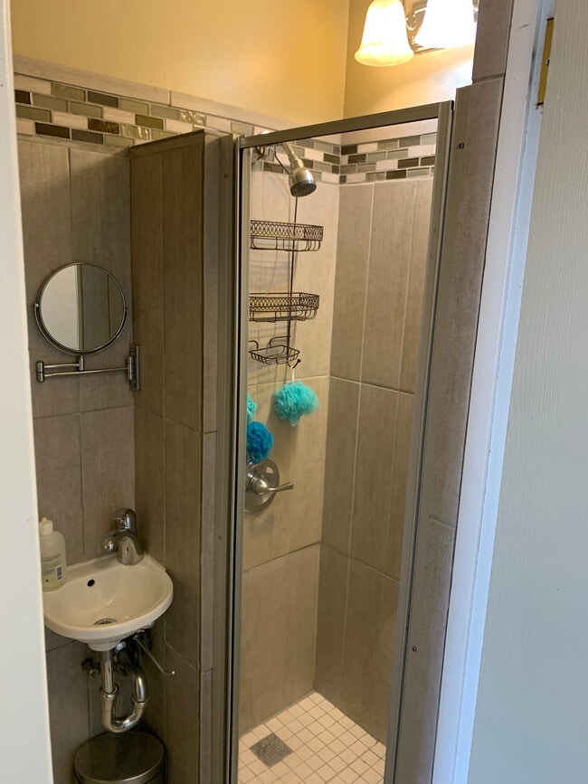 First Floor Bathroom - 11 Tuttle St