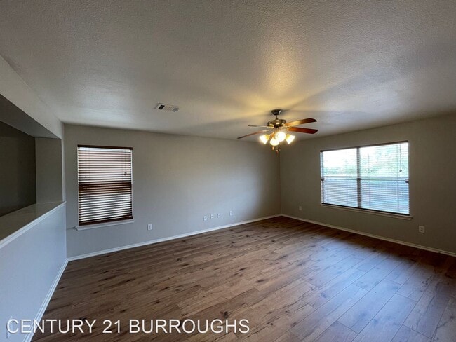 Building Photo - 4 br, 2.5 bath House - 204 Anvil Place