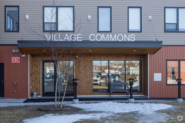 Foto del edificio - Village Commons