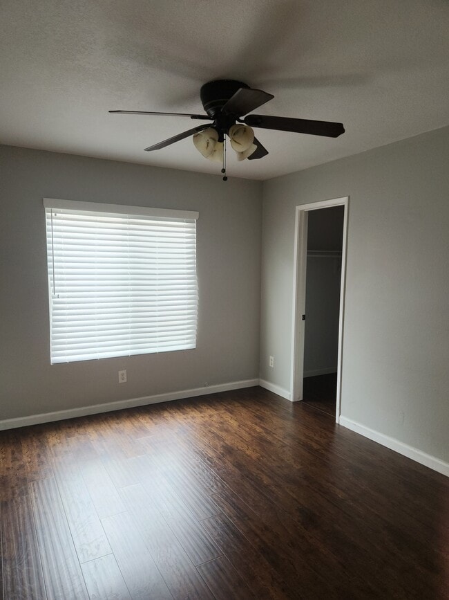 Building Photo - 1310 Brentwood Cir