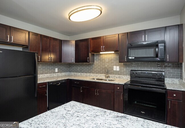 Foto del edificio - 4883 Roswell Rd