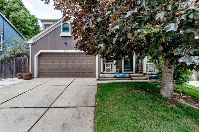 Foto del edificio - 573 Entrada Dr