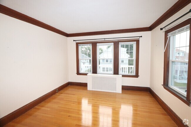 Building Photo - 52 Matchett St