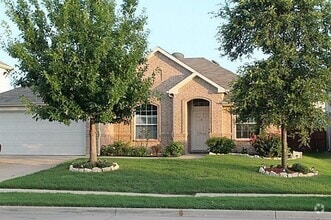 Building Photo - 832 Crockett Dr