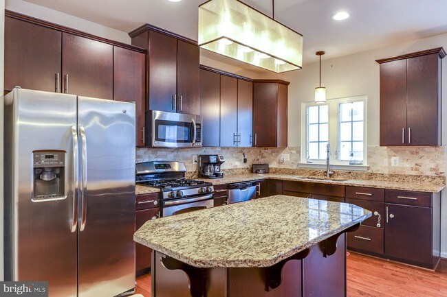 Foto del edificio - 3707 Hansberry Ct NE