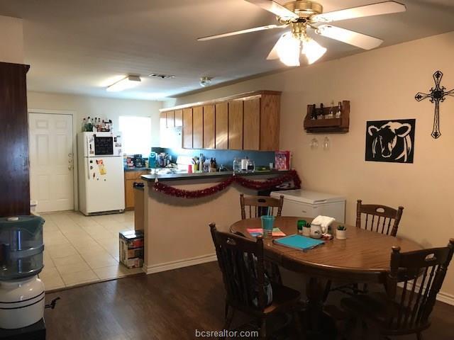 Building Photo - 916 Willow Pond St
