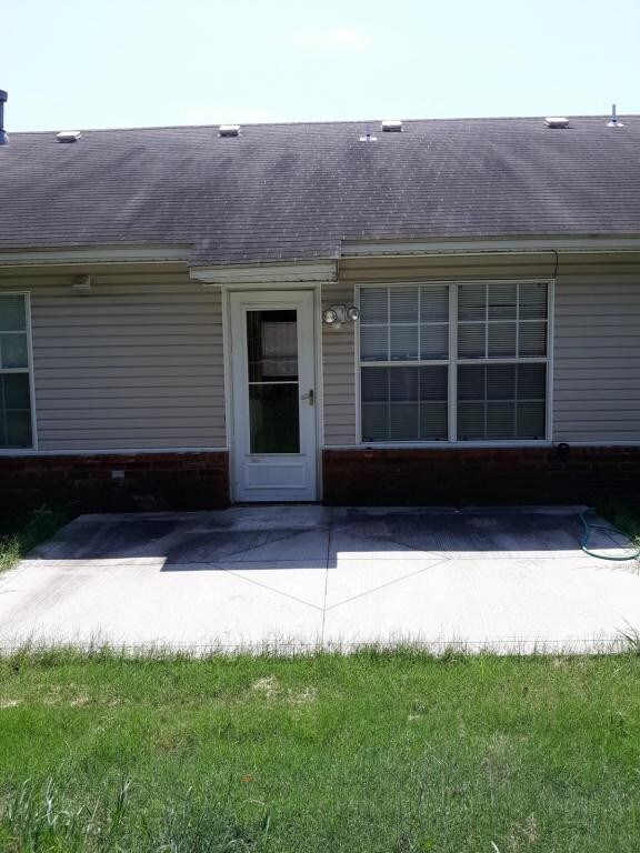 Building Photo - 540 Buckingham Place