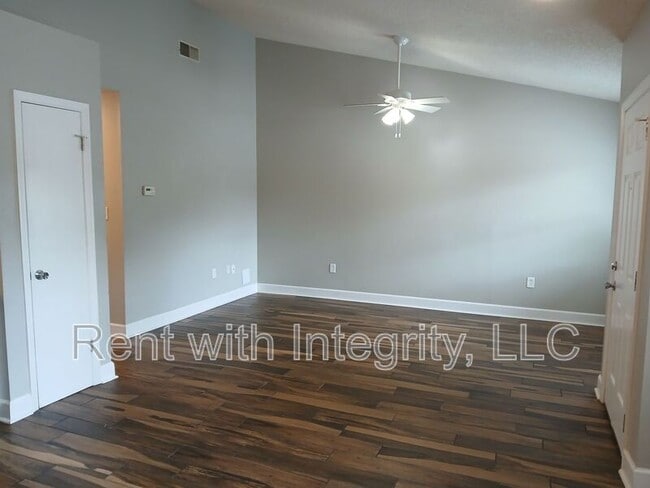 Building Photo - 443 Cactus St