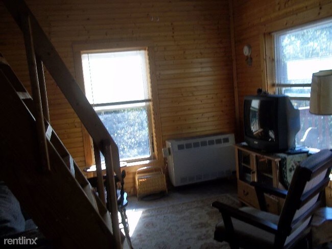 Building Photo - 4 br, 2 bath Apartment - 696 Blue Rock Road