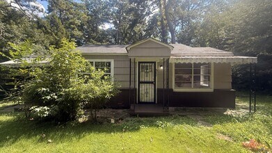 Building Photo - 513 Rose Hill Rd