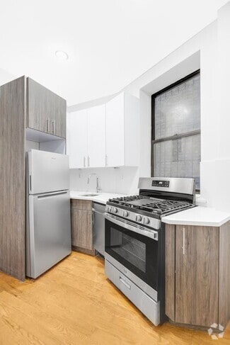 Building Photo - 414 W 49th St