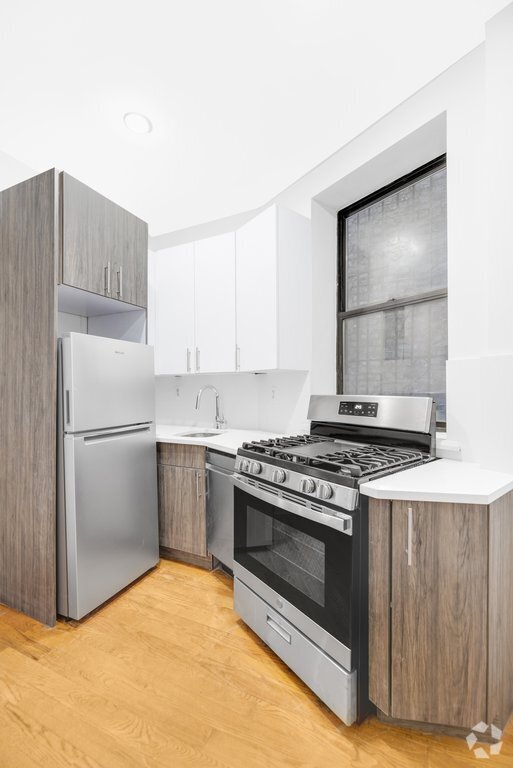 Building Photo - 414 W 49th St