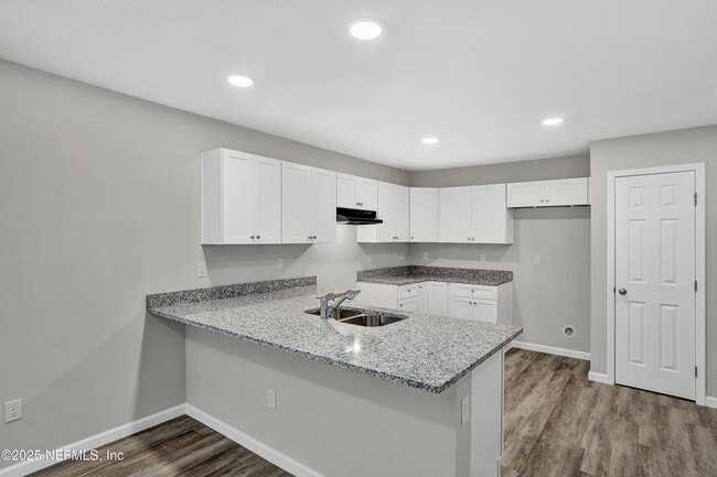 Building Photo - 1041 Oakley St