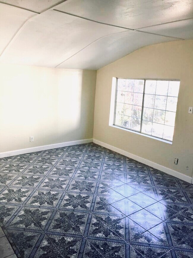 Foto del edificio - 15133 Gundry Ave