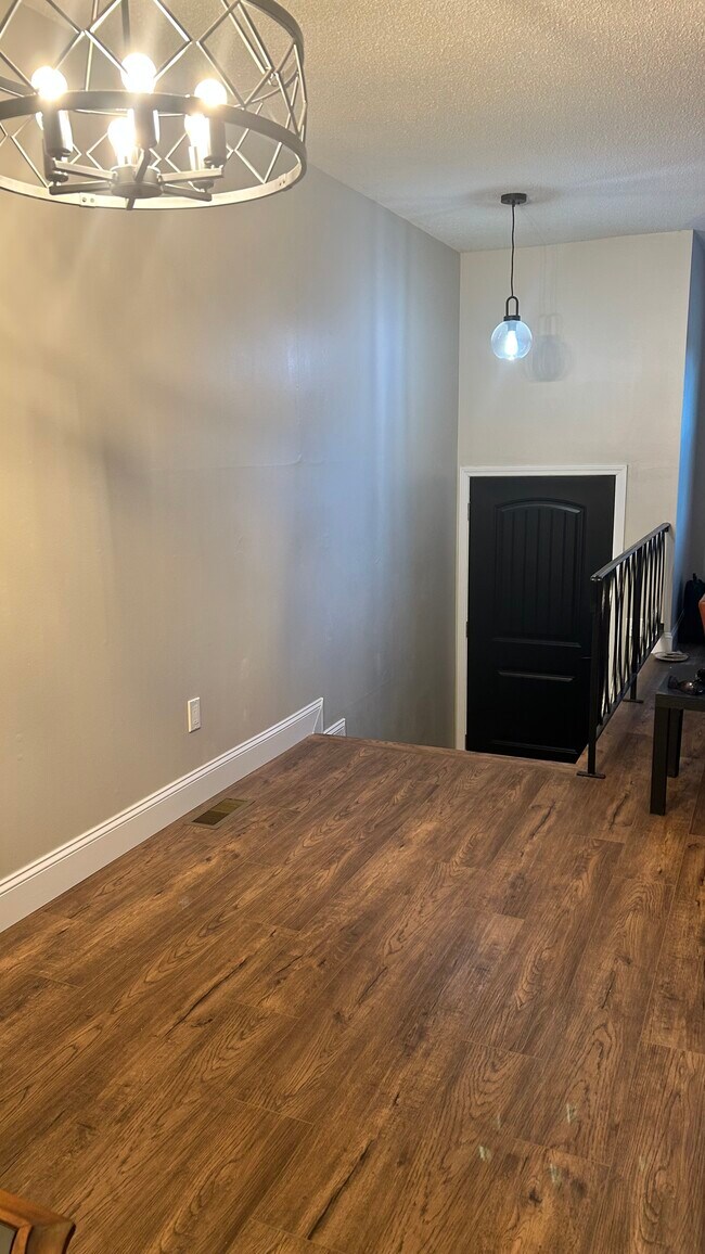 Entry - 3406 Gail Dr