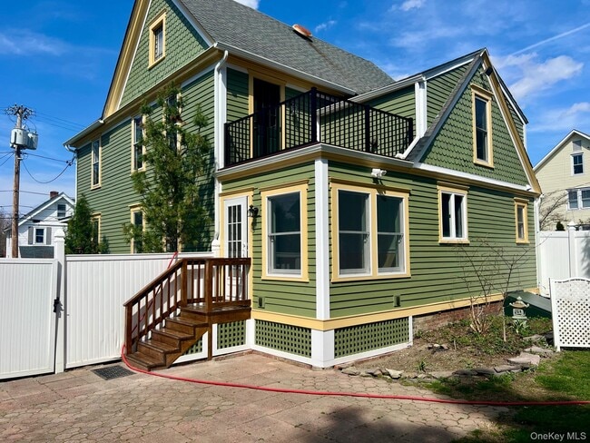 Building Photo - 8 Alden Pl