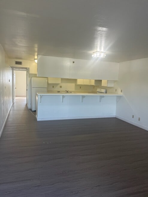 Building Photo - 1905 Cedar St