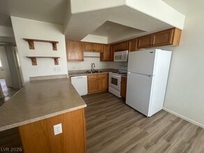 Building Photo - 8410 Eldora Ave