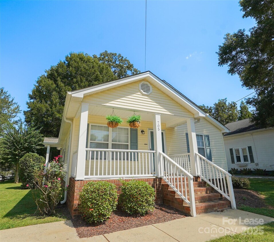 Foto principal - 705 Church St