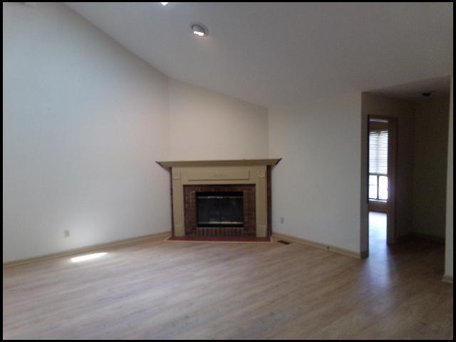 Foto del edificio - 14 Woodlore Cir