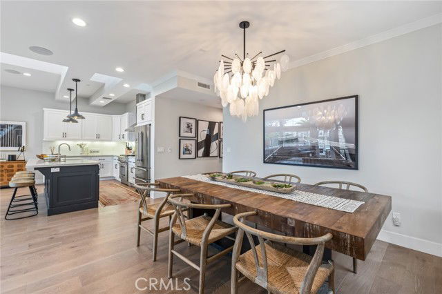 Building Photo - 204 S Helberta Ave