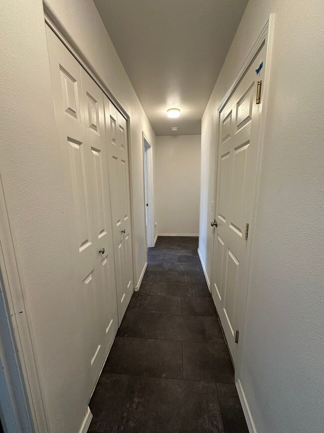 Photo - 3 bedroom 2 bathroom 2 car garage in Eagle... House