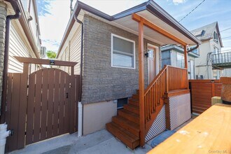 Building Photo - 3-18-320 Beach 88th St