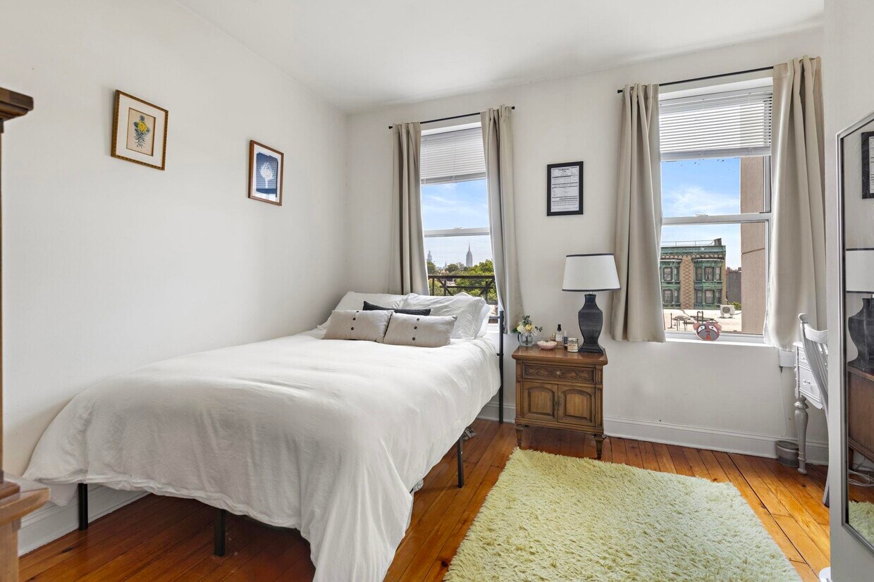 Foto principal - 709 Willow Ave