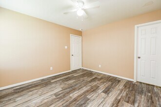 Building Photo - 6207 El Granate Dr