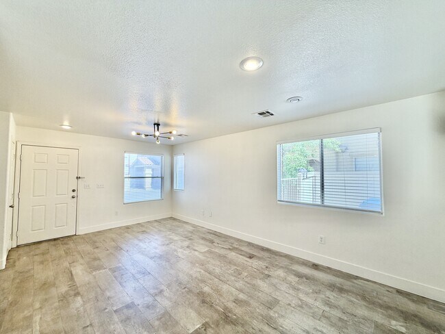 Building Photo - 5863 Rose Tiara Dr