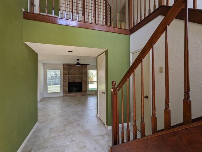 Foto del edificio - 4715 Sunshine Dr