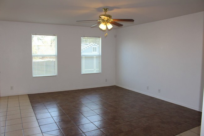 Foto del edificio - 3 br, 2 bath House - 284 Texas Mulberry