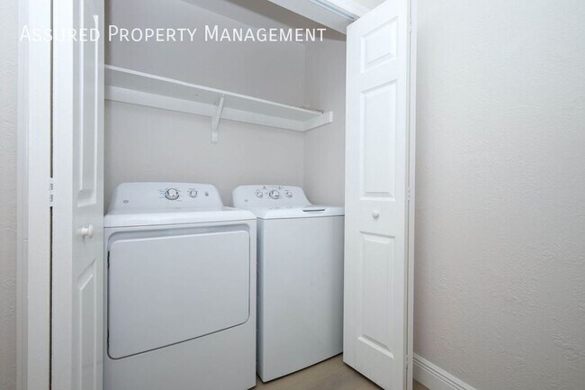 Foto del edificio - 4029 Henley Rd