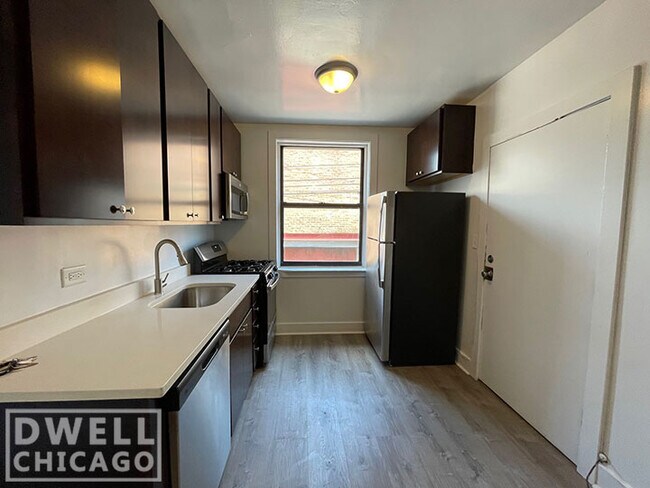 Foto del edificio - 2342 N Spaulding Ave