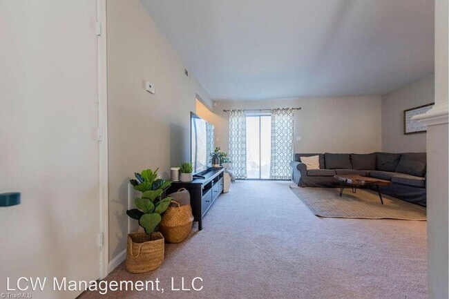 Building Photo - 3 br, 2.5 bath House - 502 Rock Cliff Court
