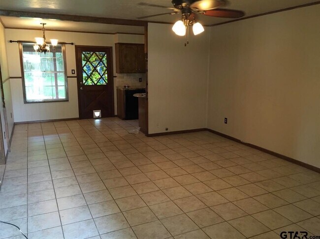 Building Photo - 914 Joel Dr