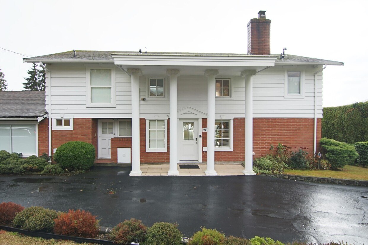 Photo principale - 2090 Westdean Cres