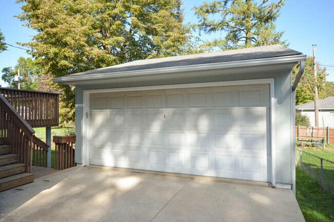 Building Photo - Cape Cod style home - completely updated throughout!